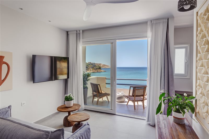 Master Suite with Sea View at Armia Experience Hotel, Vári, Sýros